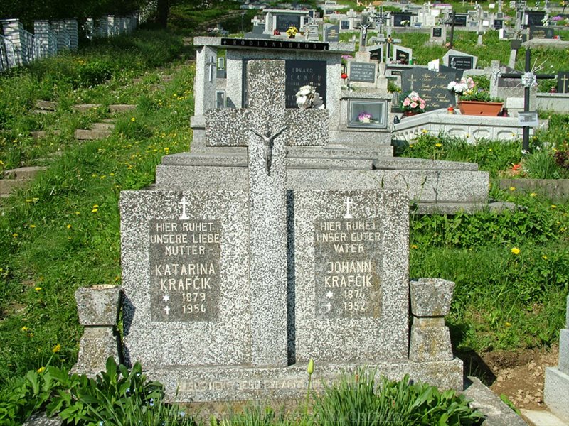Grave of Johann & Katarina Krafcik